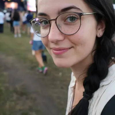 Астхик, 25